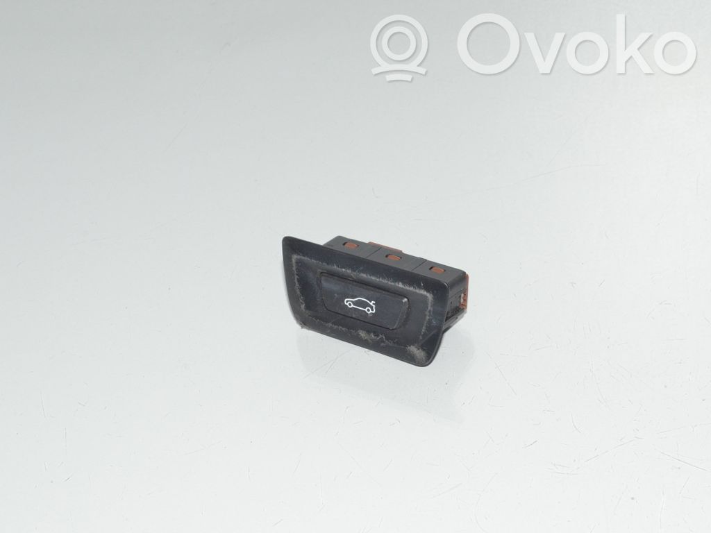 BMW iX Tailgate/boot open switch button 