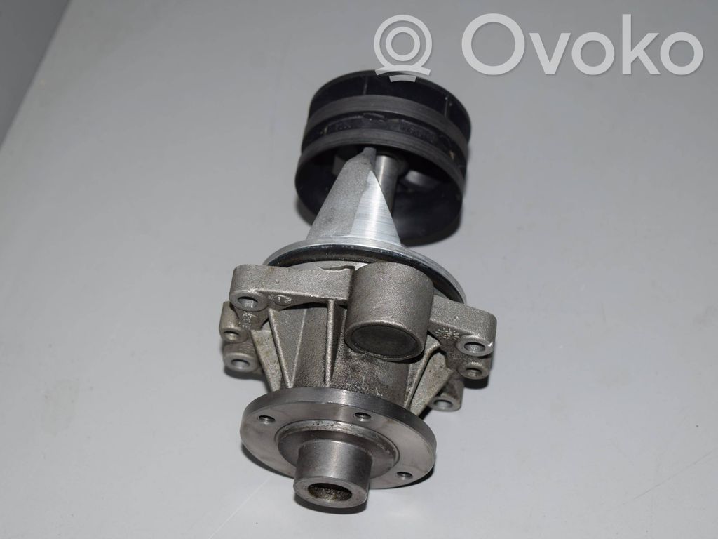 BMW 3 E90 E91 Water pump 