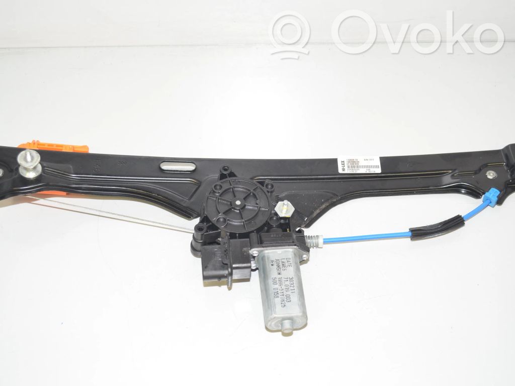 BMW 2 F46 Elektryczny podnośnik szyby drzwi przednich 