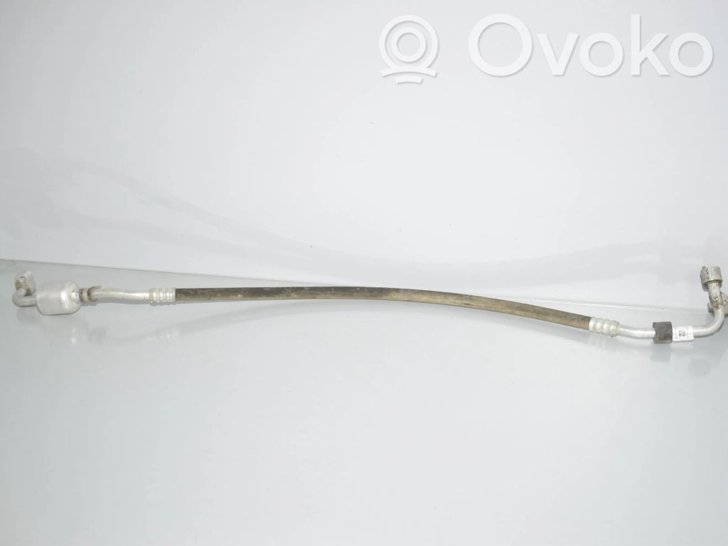 BMW i3 Ilmastointilaitteen putki (A/C) 