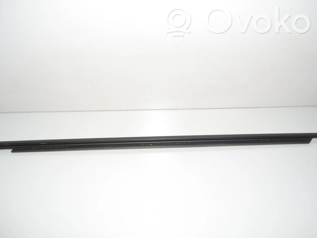 Listwa / Uszczelka szyby drzwi tylnych   7433985,51357433985