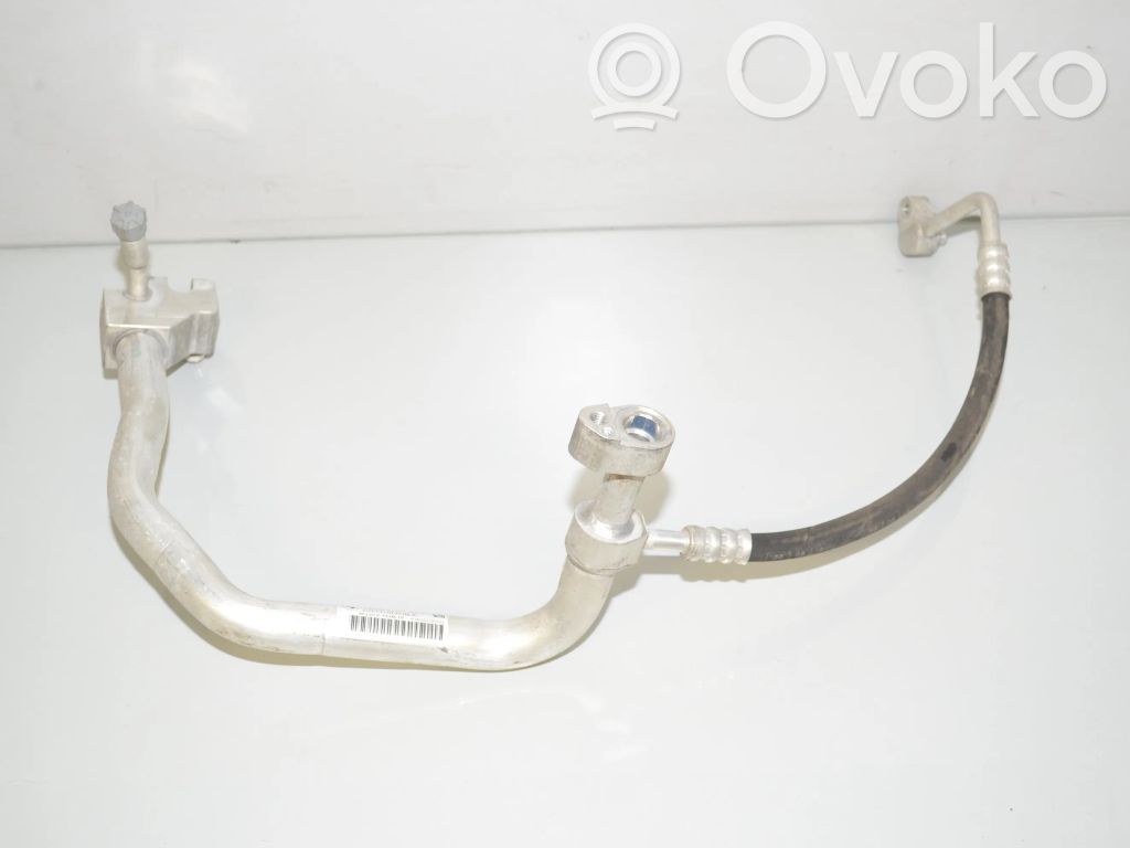 BMW i3 Ilmastointilaitteen putki (A/C) 
