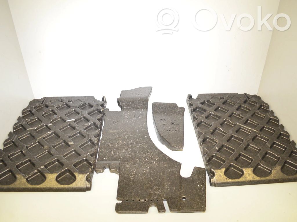 BMW X5 G05 Garso izoliacija variklio dangčio 