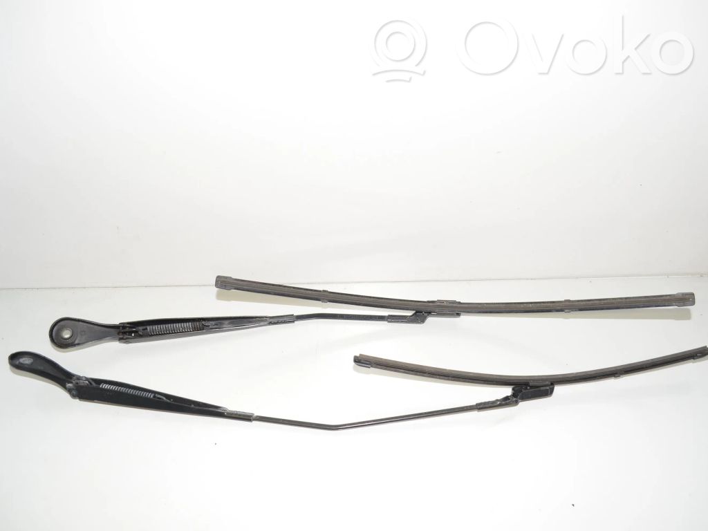 BMW 2 F46 Wycieraczki lamp przednich / Komplet 