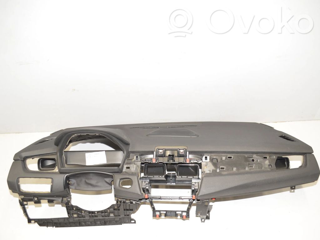 BMW 2 F46 Panel de instrumentos 
