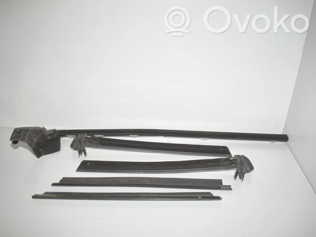 BMW 2 F22 F23 Uszczelka szyby drzwi 