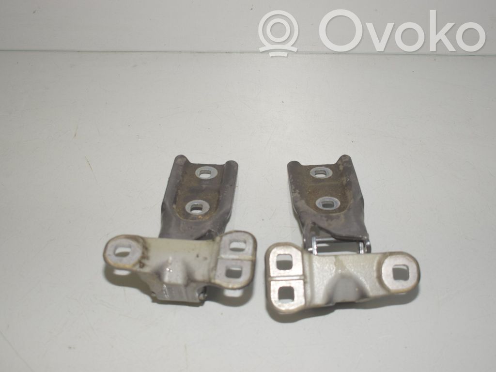 BMW 2 F45 Tailgate/trunk/boot hinge 