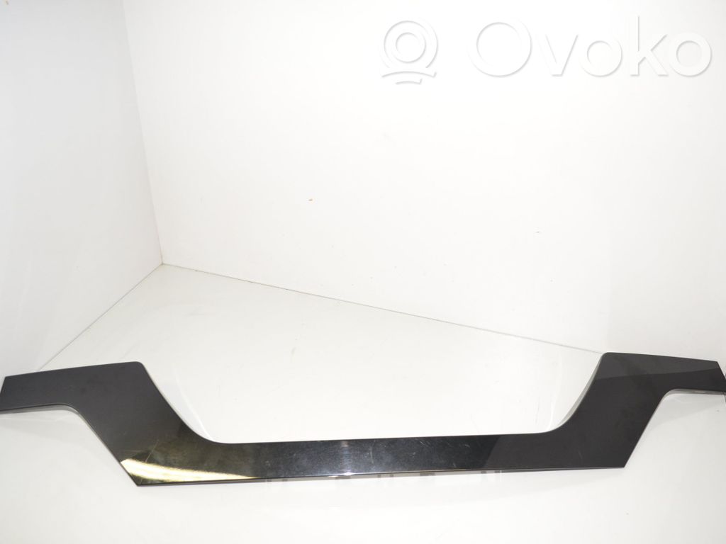 BMW X3 E83 Tailgate trim 