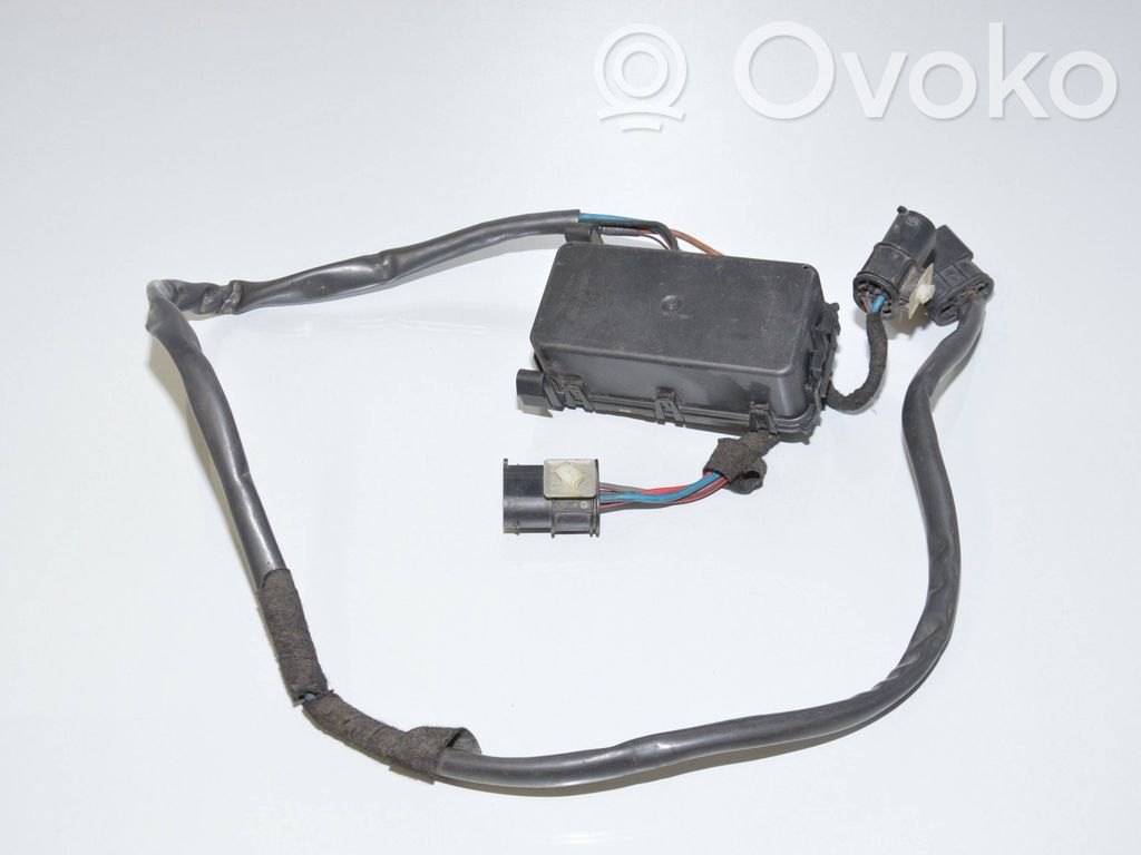 BMW 5 E39 Coolant fan relay 