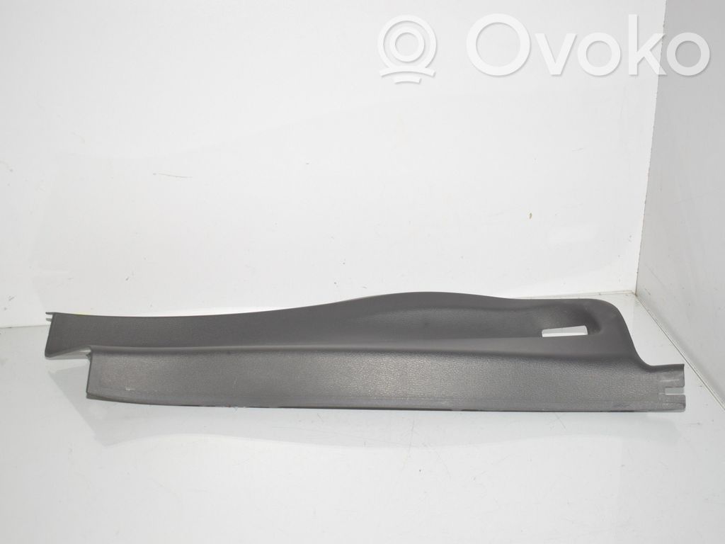 Osłona środkowa słupka / C   7392880,7392882,51477392882