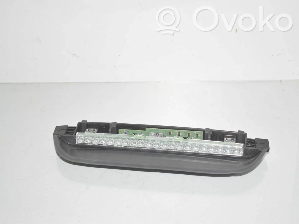 BMW i4 Third/center stoplight 