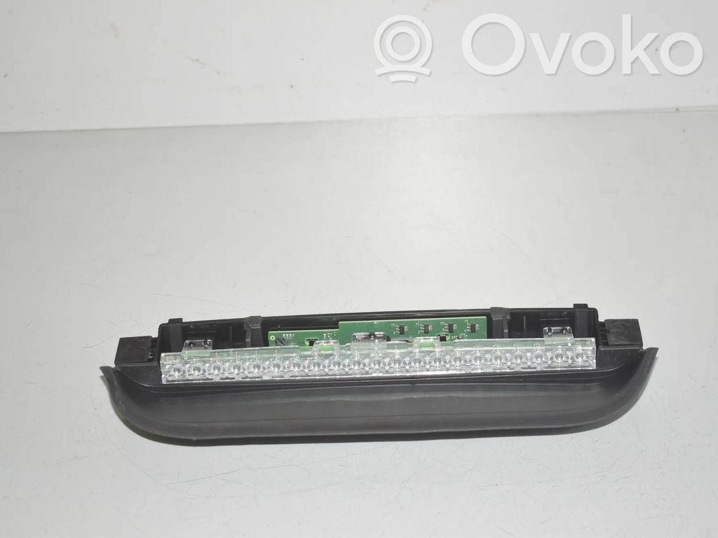 BMW i4 Third/center stoplight 