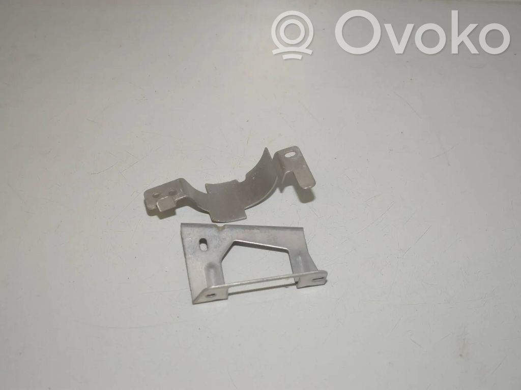 BMW i4 Staffa di montaggio del compressore dell’A/C 