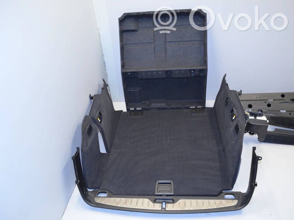 BMW 5 F10 F11 Cita veida bagāžnieka dekoratīvās apdares detaļa 