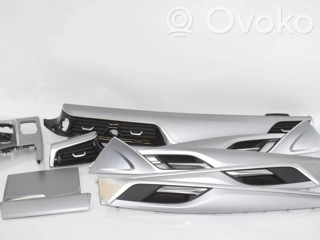 BMW 5 G30 G31 G38 Zestaw ozdobnych elementów wyposażenia wnętrz 