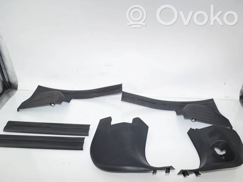 BMW 2 F46 Moldura protectora del borde delantero 