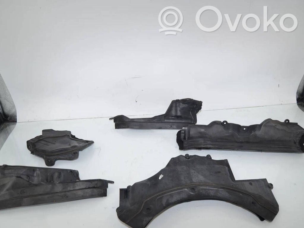 BMW 5 F10 F11 Osłona termiczna komory silnika 