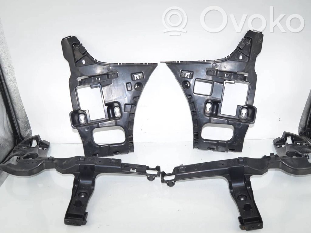 BMW 2 F46 Uchwyt / Mocowanie zderzaka tylnego 