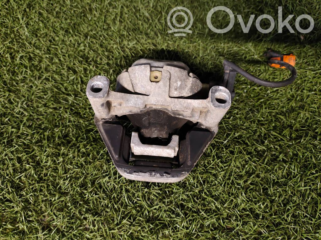 Audi A6 Allroad C7 Engine mount bracket 