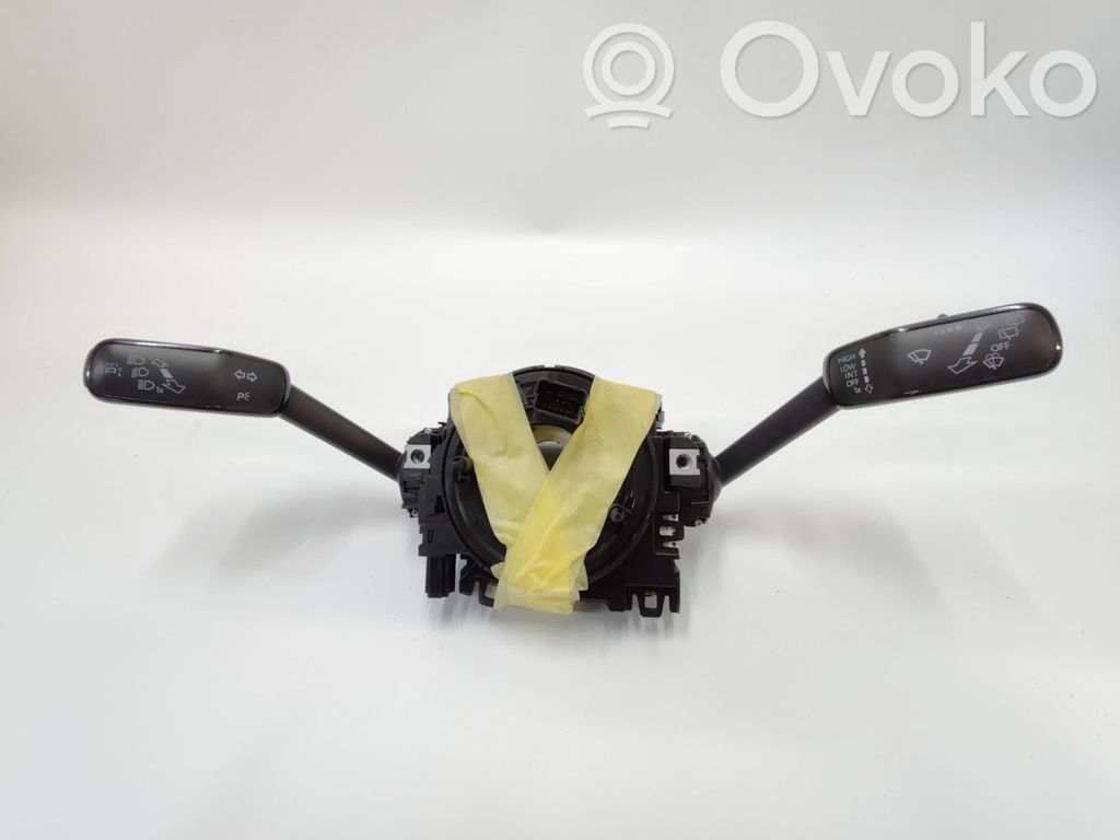Volkswagen Golf VII Interruptor/palanca de limpiador de luz de giro 