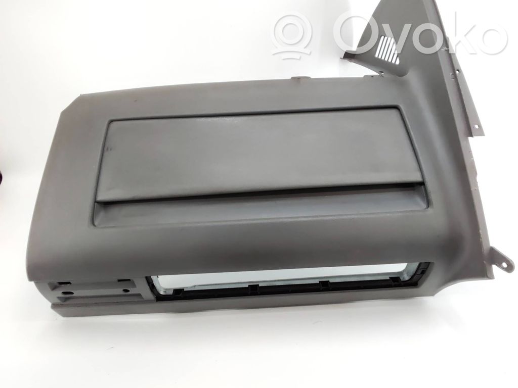 Volkswagen Multivan T5 Element deski rozdzielczej / dół 