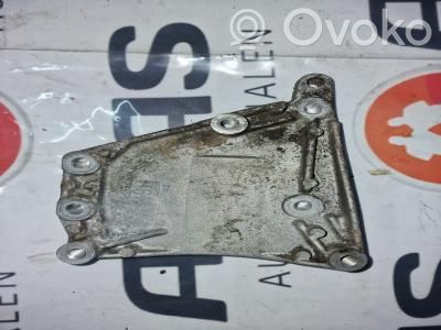 Opel Corsa D Halterung Lichtmaschine 