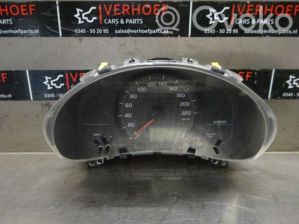Toyota Yaris Vitezometru (grup de instrumente) 