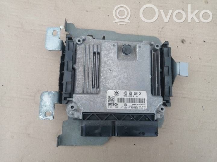Volkswagen Golf Plus Calculateur moteur ECU 