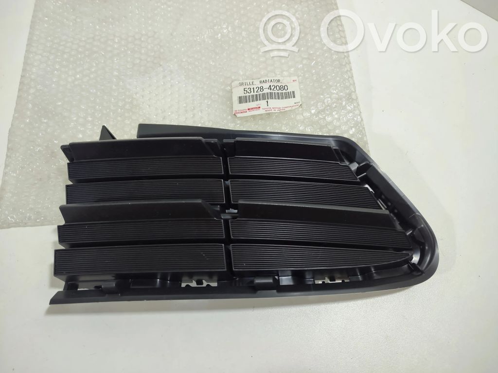 Toyota RAV 4 (XA40) Kratka dolna zderzaka przedniego 