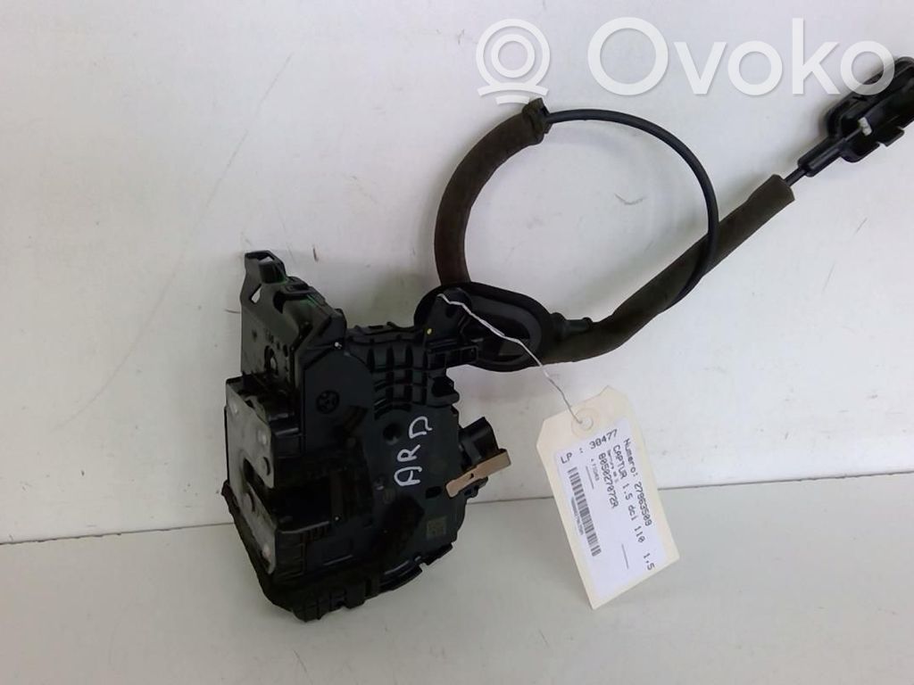 Renault Captur Aizmugurē slēdzene 