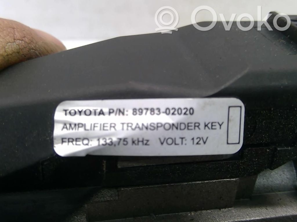 Toyota Corolla E120 E130 Užvedimo spynelė 