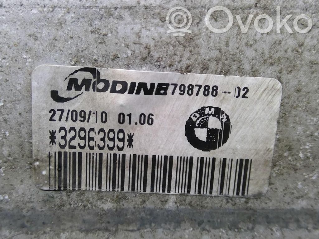 BMW 3 E92 E93 Välijäähdyttimen jäähdytin 