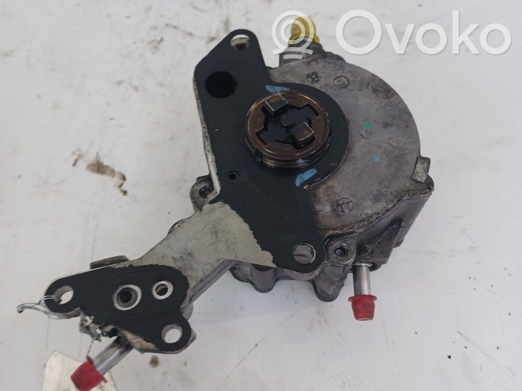 Volkswagen Golf V Polttoainesäiliön pumppu 