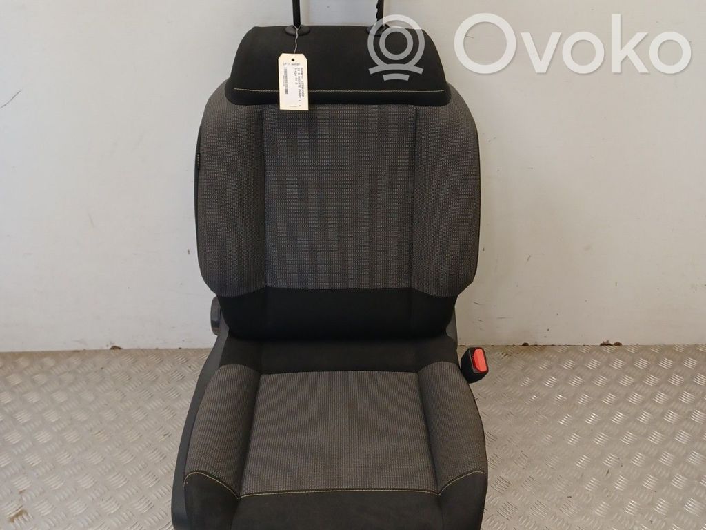 Citroen C3 Etumatkustajan istuin 