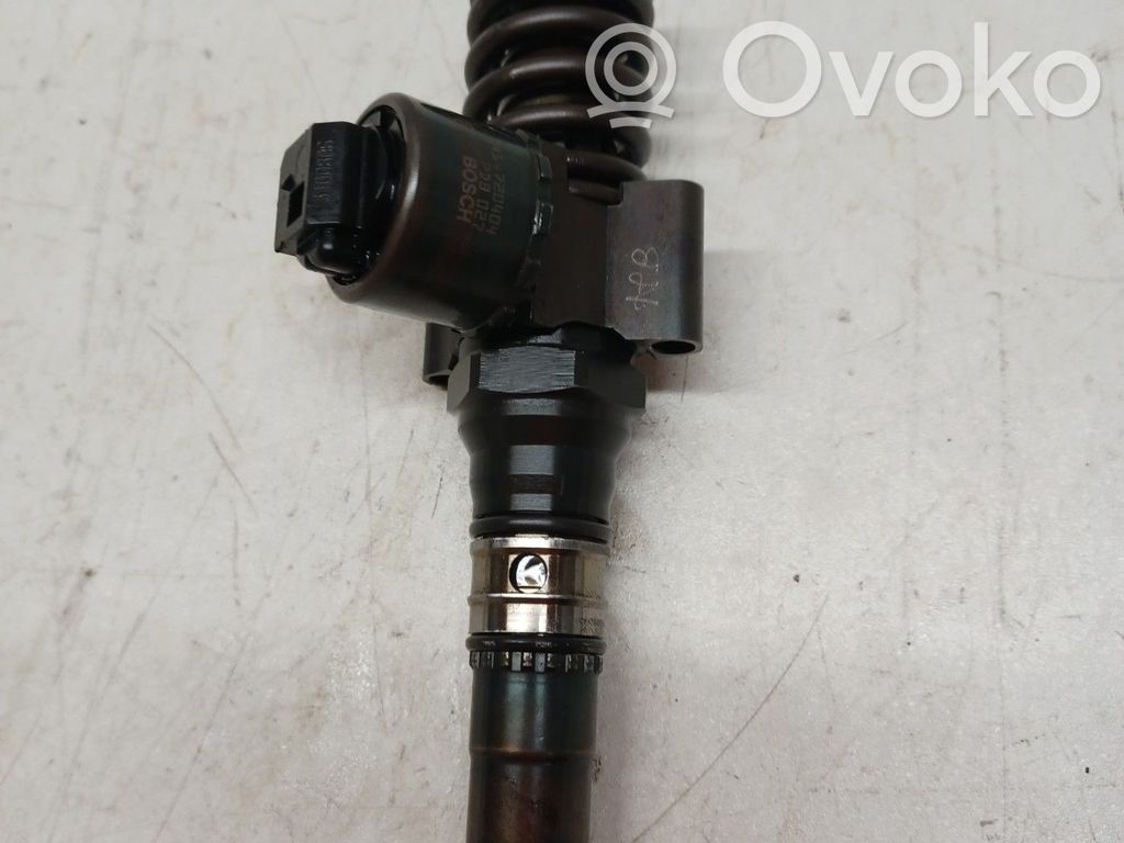 Audi A4 S4 B7 8E 8H Polttoainesuutin 
