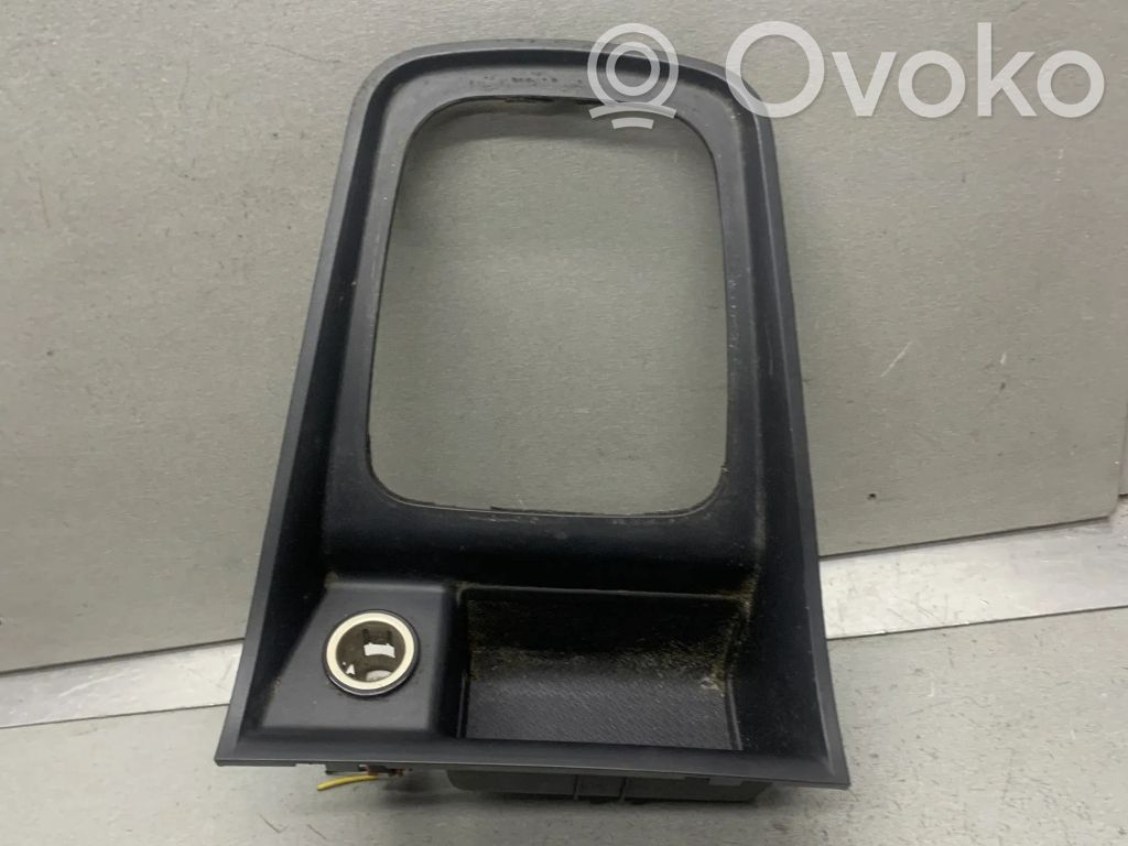 Chevrolet Captiva Savukkeensytyttimen kehys 
