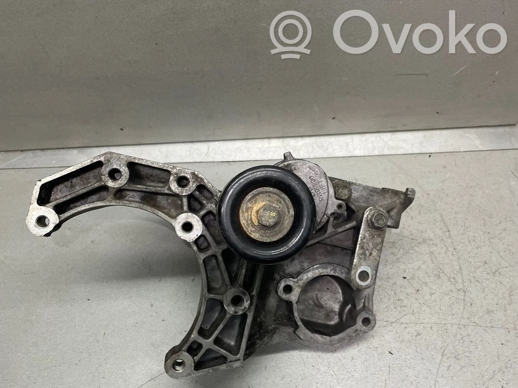 Chevrolet Captiva Engine mounting bracket 