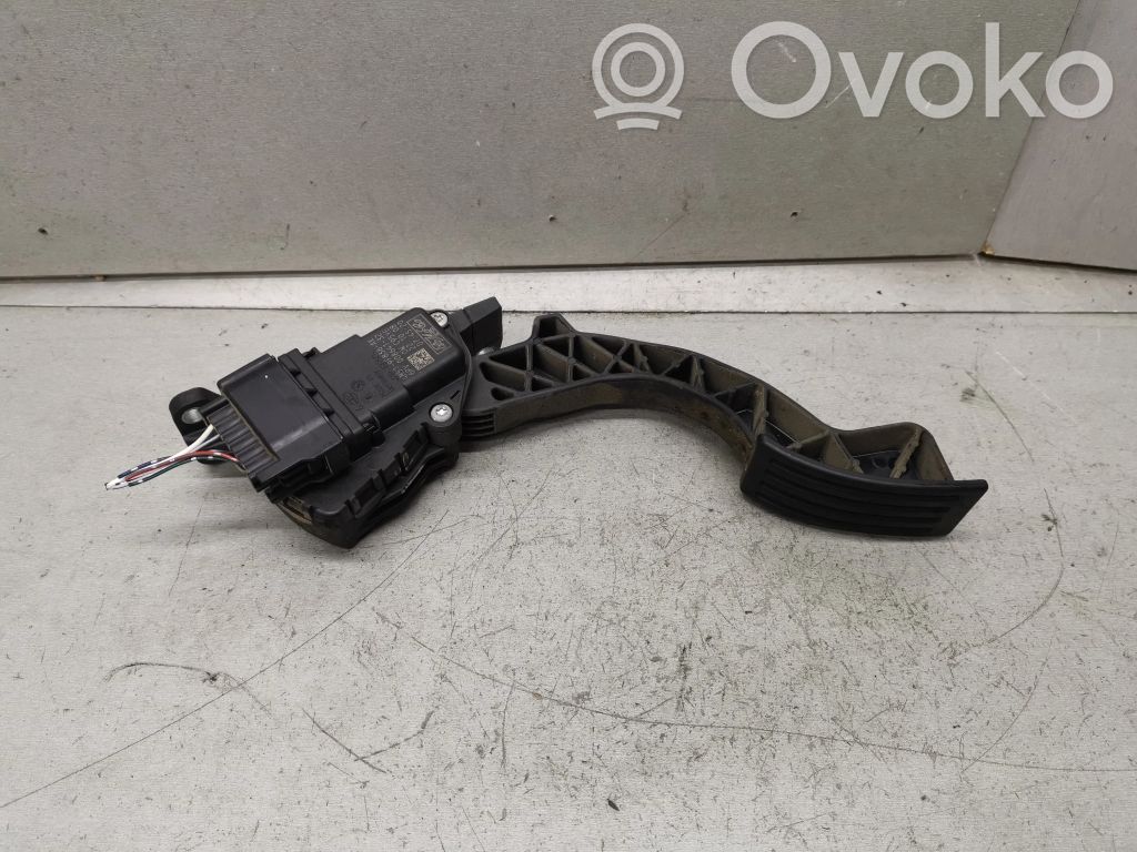 Akceleratoriaus pedalas   4M519F836AK