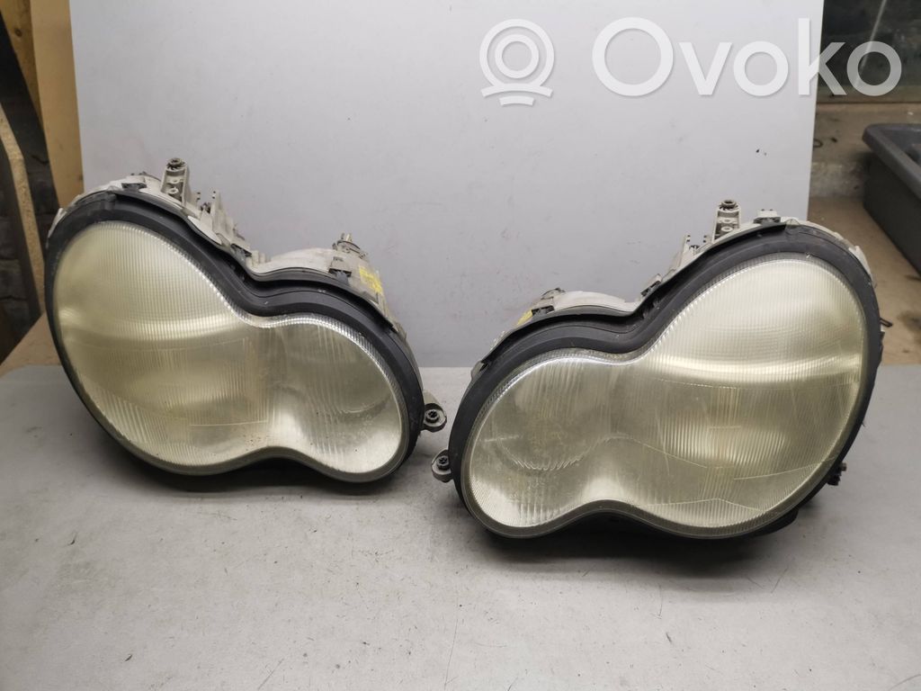 Mercedes-Benz C W203 Lampy przednie / Komplet 