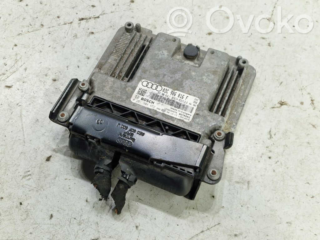 Engine control unit/module   03C906016F,0261S04652