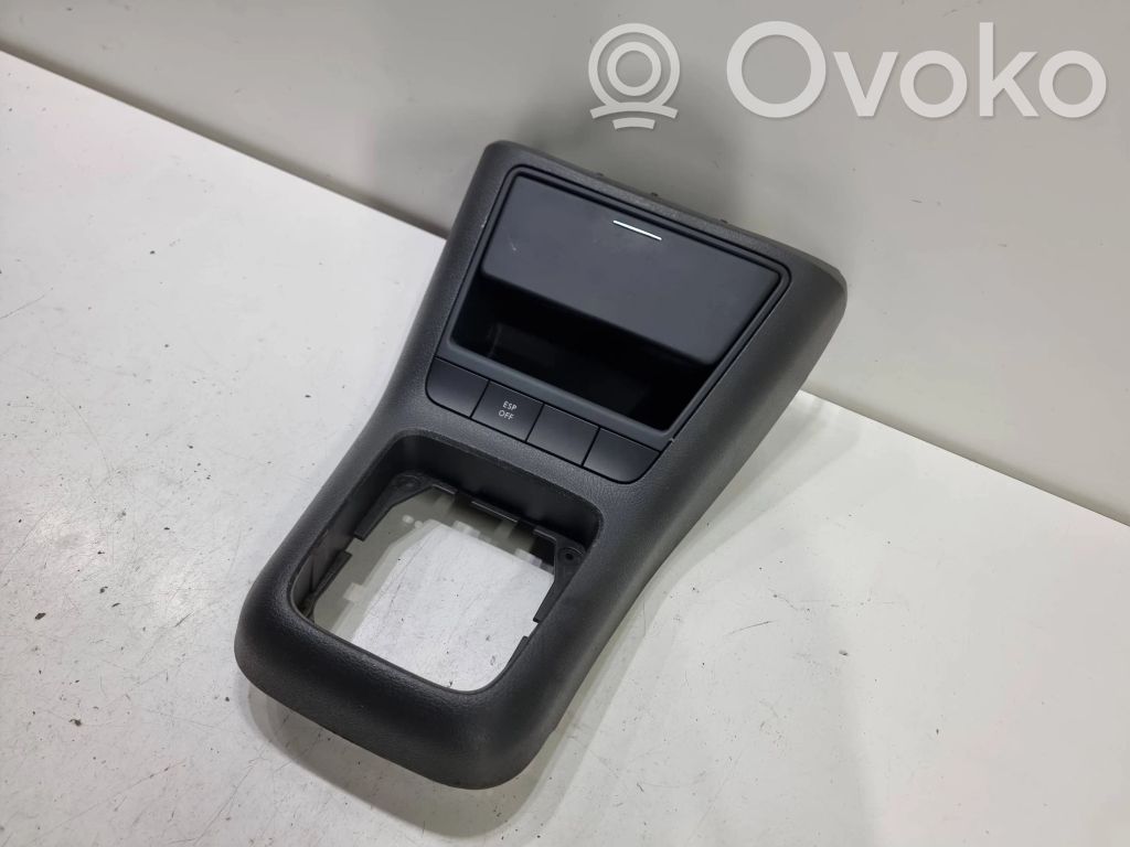 Volkswagen Golf Plus Center console 