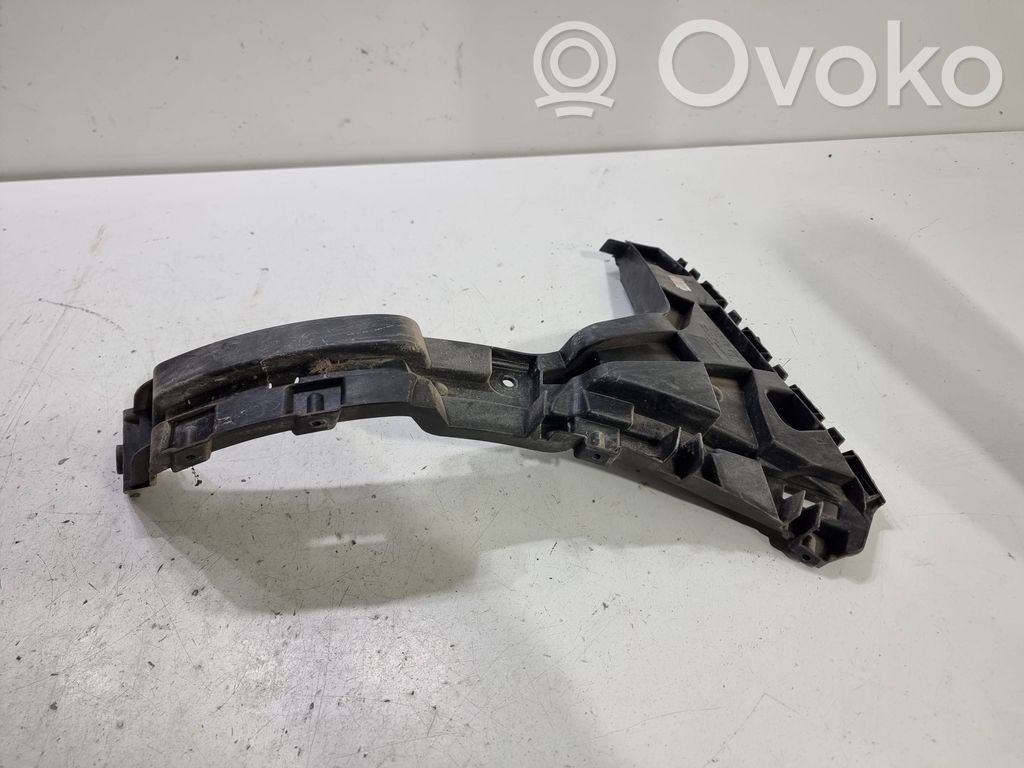 Audi Q3 8U Galinis laikiklis bamperio 