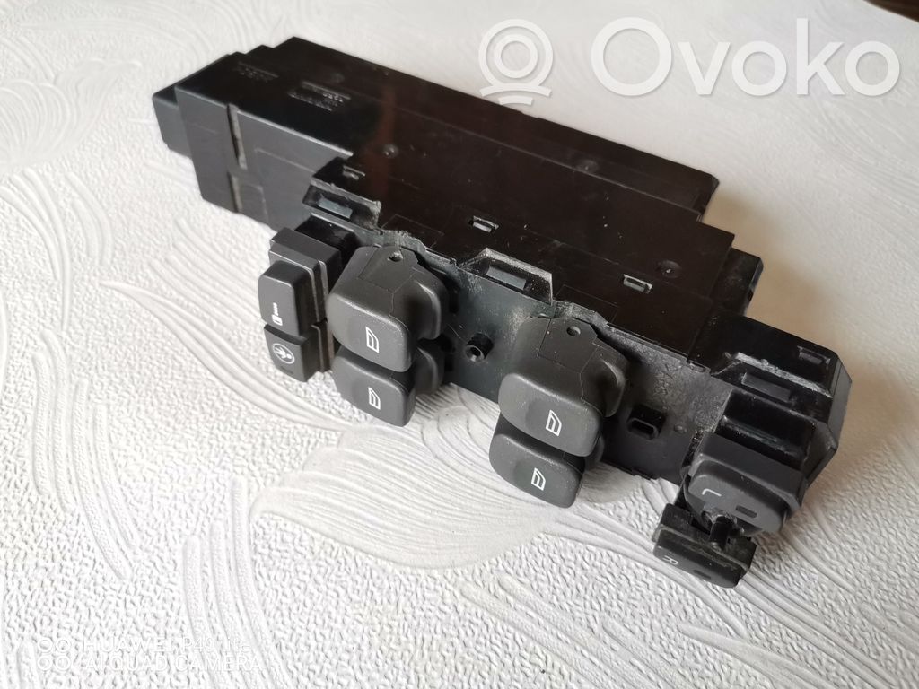 Electric window control switch   7923