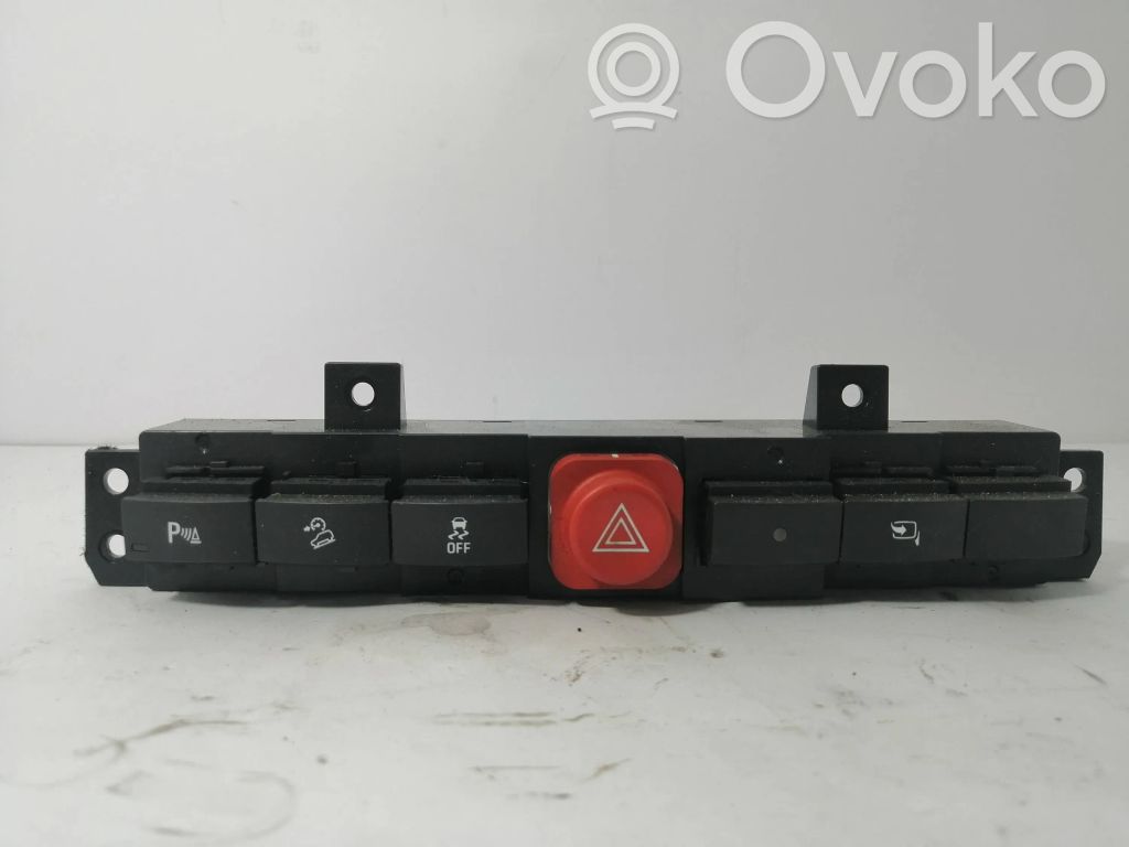 Hazard light switch   20898134,8134U