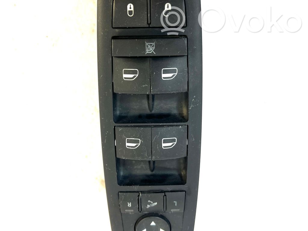 Jeep Cherokee KK Electric window control switch 
