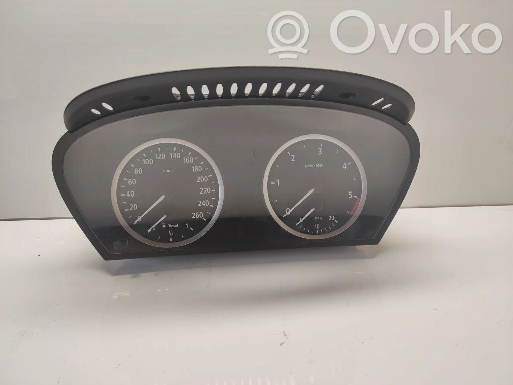Geschwindigkeitsmesser Cockpit   110080213486,62116974576