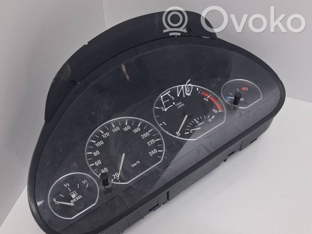Speedometer (instrument cluster)   505742,0263639238,6940906
