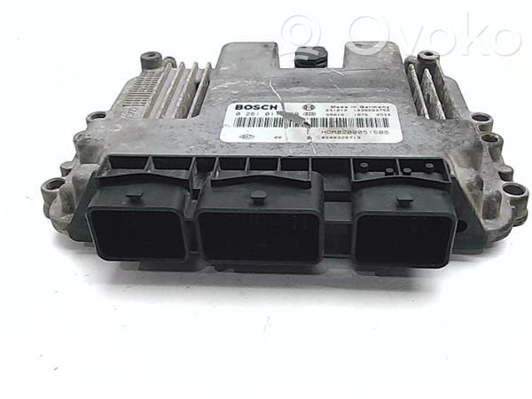 Opel Vivaro Engine control unit/module 