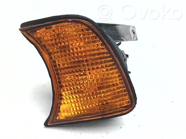 Third/center stoplight   63131384033,084441501
