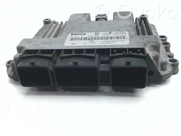 Opel Vivaro Engine control unit/module 